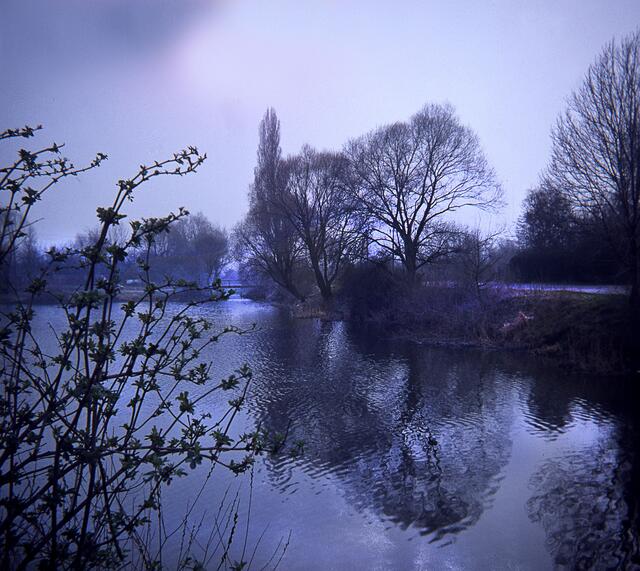 Die Südliche Leineaue in Hannover - aufgenommen mit einer 6x6-Boxkamera.