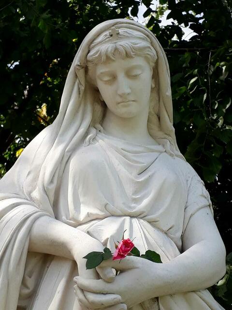 Marienstatue an der St. Laurentius-Kapelle, Unterflossing