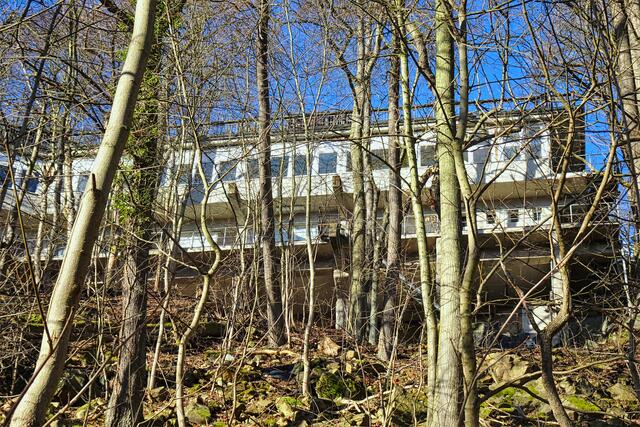 die, für die Besucher des Bergtheater nicht sichtbaren, Umkleideräume der Schauspieler