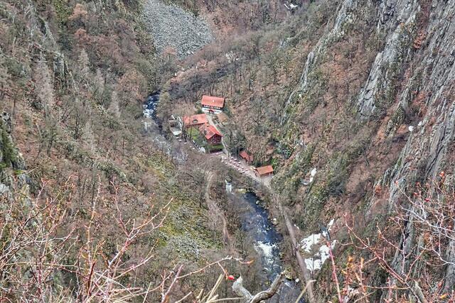 Blick vom Hexentanzplatz in das Bodetal mit der Gasstätte Königsruh