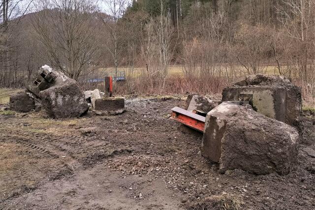 Das Ende der beliebten und häufig genutzten Anlage am 12.3.2021. Die gewaltigen Fundamente hätten noch 100 Jahre gehalten.