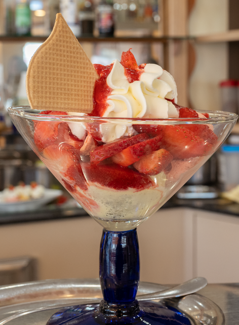 Eiscafé Tutti Frutti in der Friedberger Ludwigstraße - Leckere Eisspezialitäten