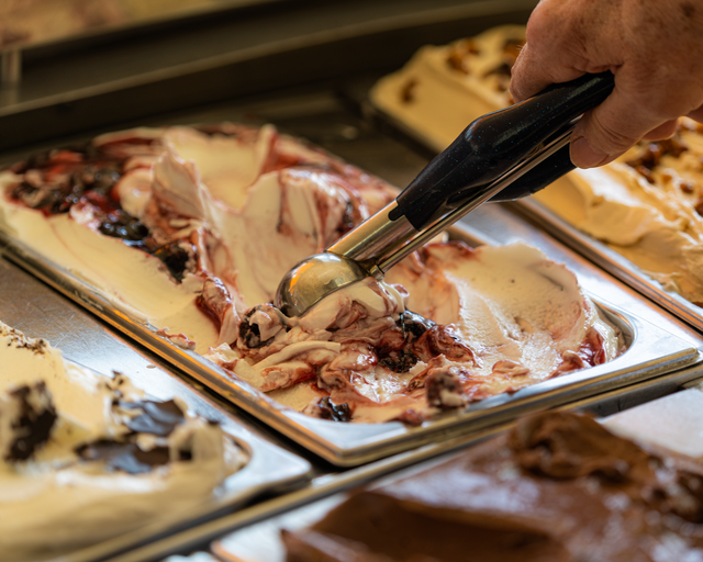 Eiscafé Tutti Frutti in der Friedberger Ludwigstraße - Leckere Eisspezialitäten