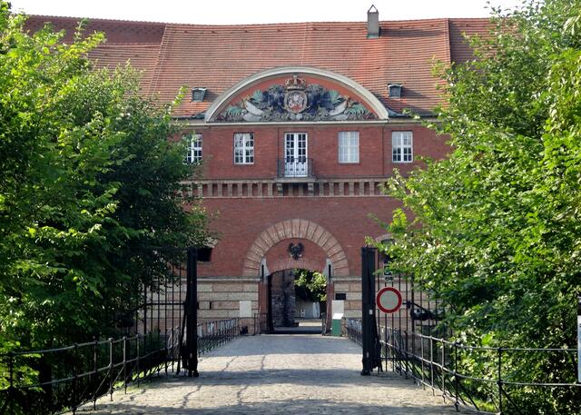 Zugang zur Zitadelle Spandau "Dammweg", Brücke über dem Zitadellengraben
