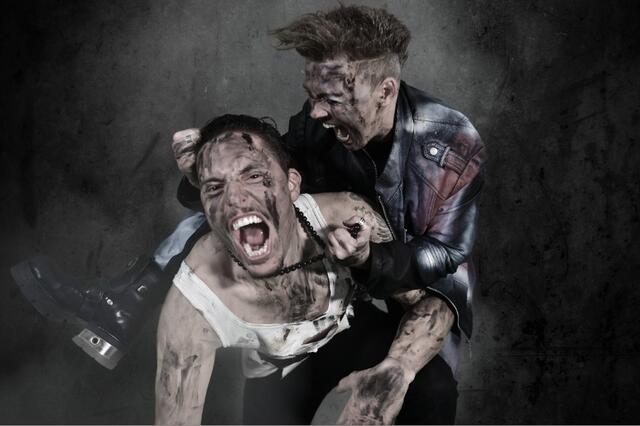 Neue Deutsche Härte Sängerin Tina Schüssler zeigt mit ihrem Gitarrist Sascha Gutmann eine neue Seite und sorgt wie von ihr gewohnt weiter für knallharte Treffer | Foto: Valterio D‘Arcangelo