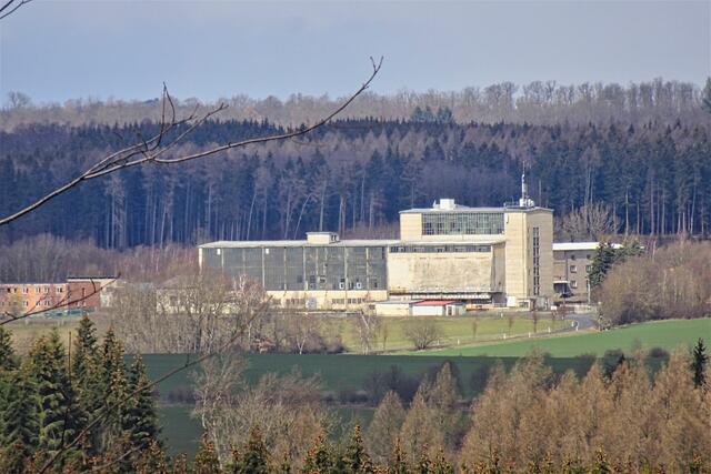 das bis 1990 betriebene  Flußspatwerk in Strassberg - vom Bergbaurundwanderweg aufgenommen