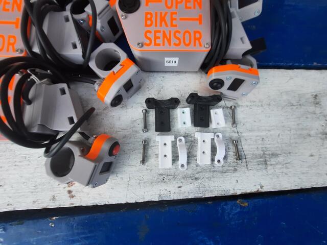 Drückerknopf-Befestigung in Ausführung "schmal". Foto: http://ADFC-Langenhagen.de