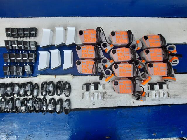 10 x OpenBikkeSensor, zusätzliches Material. Foto: http://ADFC-Langenhagen.de