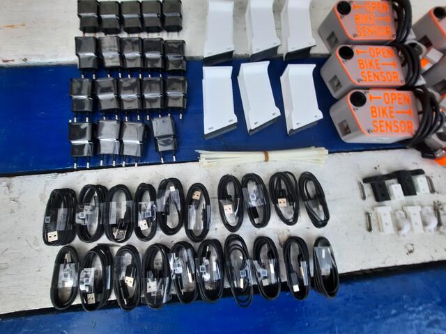 Ladeteile, Ladekabel, Lang-Adapter. Foto: http://ADFC-Langenhagen.de