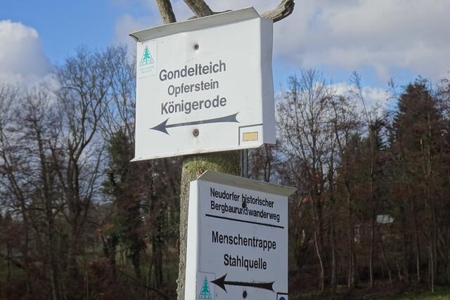 die Ausschilderung des Bergbaurundwanderweges durch den Harzklub Zweigverein Neundorf ist vorbildlich, der Wegezustand ist teilweise durch den vermehrten Holzeinschlag dagegen schlecht