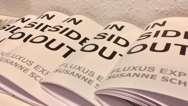 Kataloge zur Ausstellung "inside out". Fluxus Experience - Susanne Schumacher