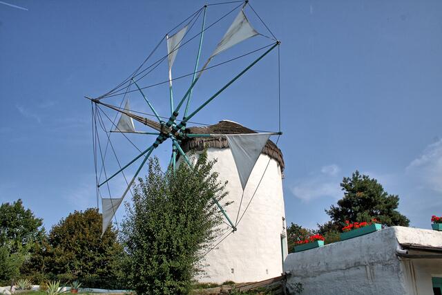 Nachbau einer Griechischen Windmühle im Internationalen Mühlenmuseum Gifhorn