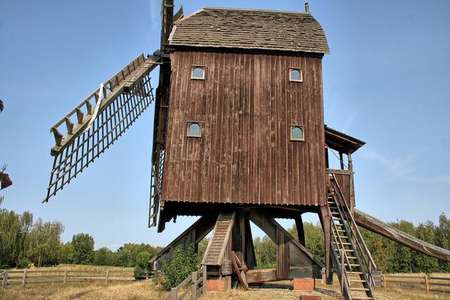 der Bock trägt den Mühlenkasten