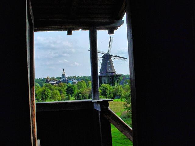 Blick von der Bockwindmühle zur Windmühle Sanssouci