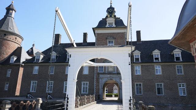 Die Zugbrücke am Schloss Anholt