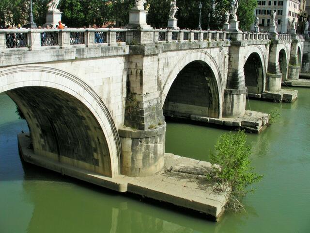 Die Engelsbrücke in Rom