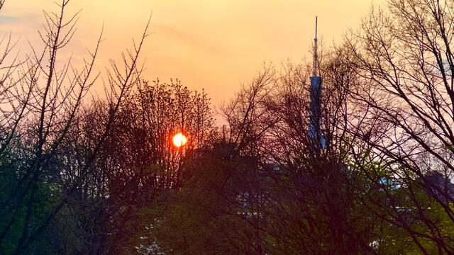 19. April 2021. Sonnenuntergang. Bleibt gesund!