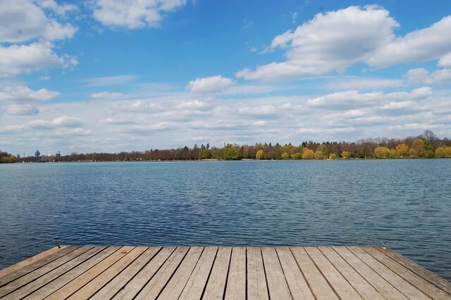 Am Maschsee starten wir an einem schönen, frühlingshaften Tag.