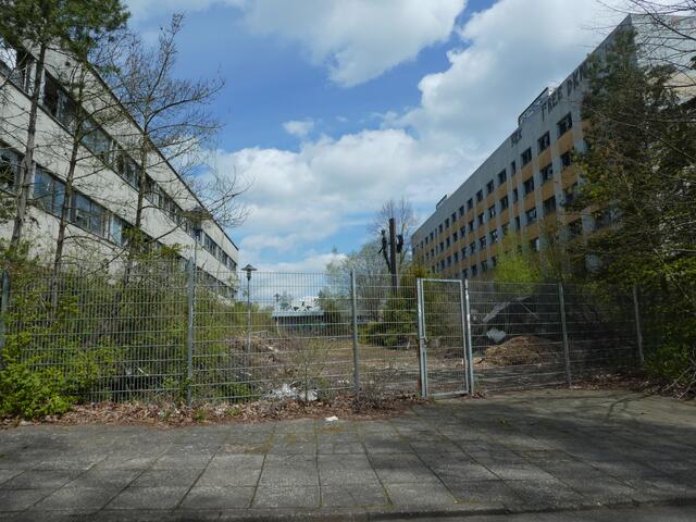 Auf dem Rückweg noch ein kurzer Blick auf die ehemalige Bezirksparteischule in Schwerin geworfen.