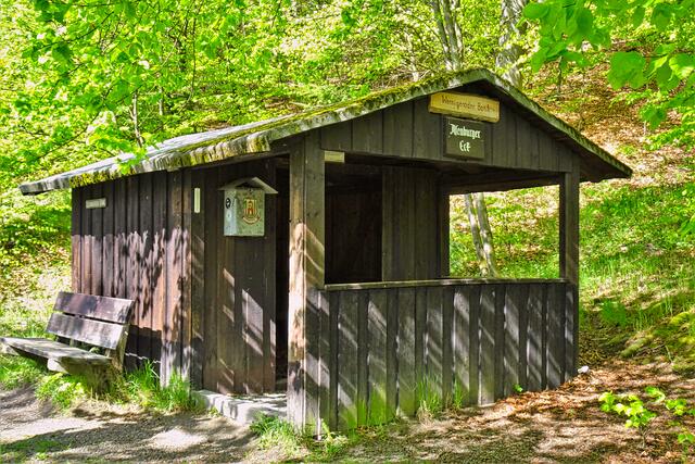 Schutzhütte Ilsenburger Eck mit Ilsenburger Bank