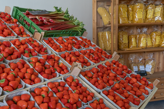 Schneider's Obst- und Kaseckerl - Impressionen aus dem Fachgeschäft in Friedberg-Süd
