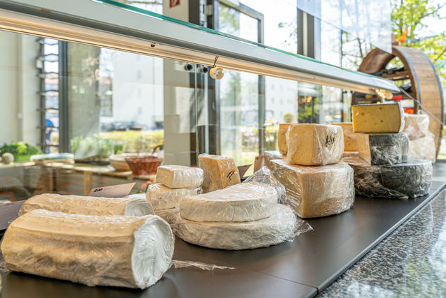 Schneider's Obst- und Kaseckerl - Impressionen aus dem Fachgeschäft in Friedberg-Süd