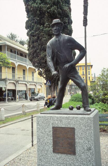Denkmal Konrad Adenauer beim Boccia in Cadenabbia