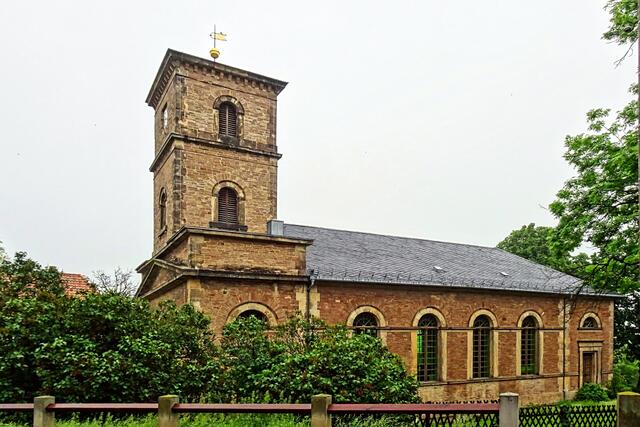 Kirche St. Petri in Börnicke, sie wurde 1831 im Stil des Klassismus errichtet