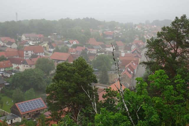 Blick von der Altenburg auf Langenstein bei Nebel