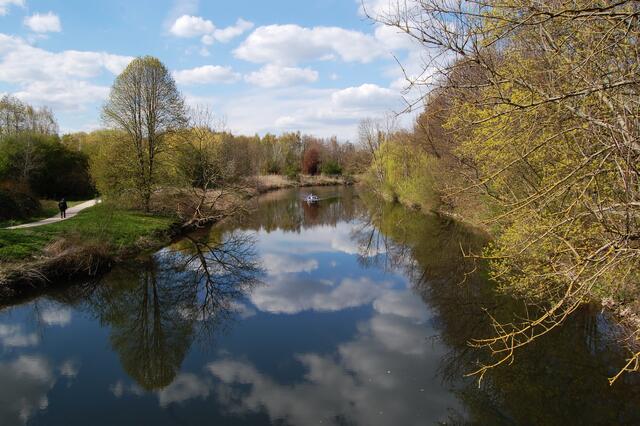 Die Leine erreicht den Maschsee.