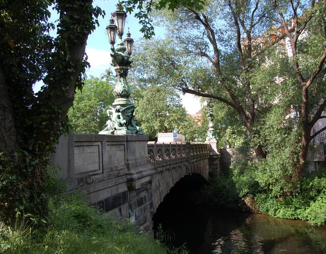 Die schönste aller Leinebrücken an der Königsworther Straße.