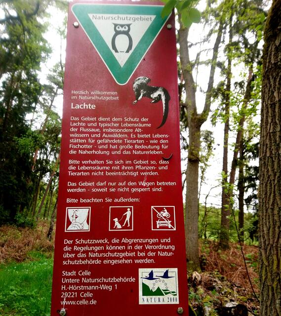 Hier beginnt eine Wanderung an der Lachte bei Lachtehausen.