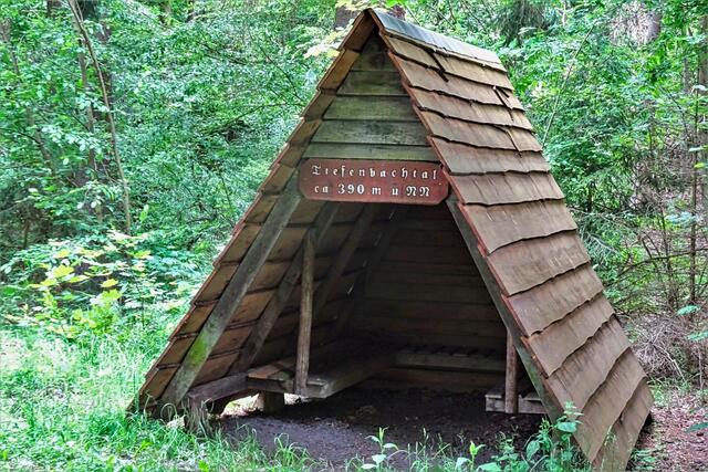 Schutzhütte im Tiefenbachtal