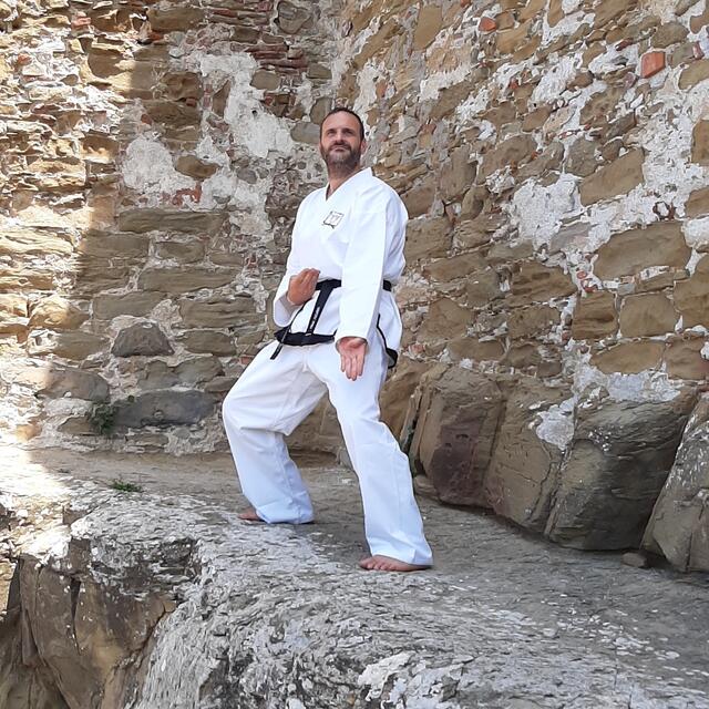 1.Dan Martin Frey in der Schlussbewegung der 11.Hyong