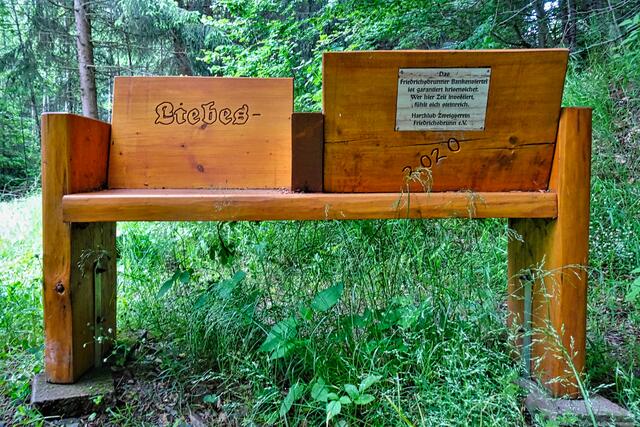 Liebesbank am Karpfenteich