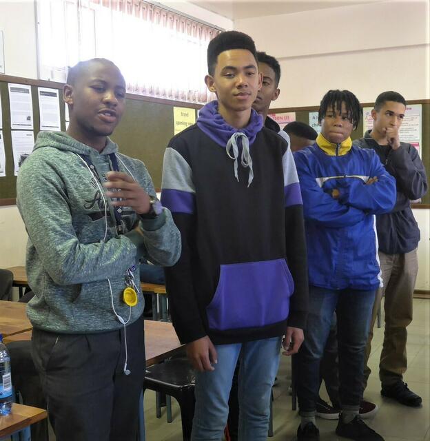 R. S.: „Die Förderung von G4G war für mich der entscheidende Impuls. Mathe und Physik waren bisher nicht meineSache gewesen. Aber mein Traum war
schon immer, einmal richtige Häuser zu bauen.“ Im Jahr 2021 hat er die Schulausbildung mit dem Bachelorpass
abgeschlossen und absolviert gegenwärtig sein einjähriges Baupraktikum. | Foto: Foto @ B. Maisch