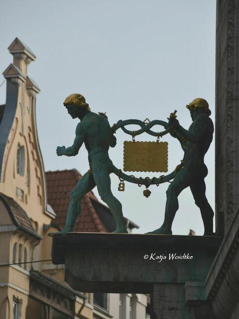Brezelmänner mit Leibniz-Keks am Bahlsen Stammsitz in Hannover (Foto: Katja Woidtke) | Foto: Katja Woidtke