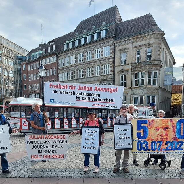 Mahnwache auf dem Bremer Marktplatz @Bremer Friedensforum