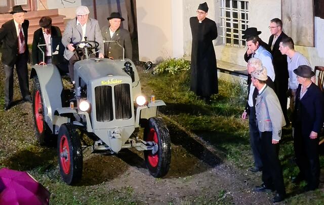ein Schlüter Traktor …