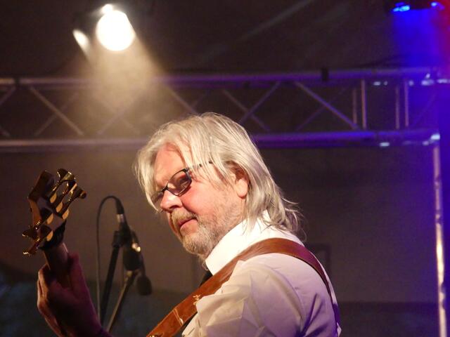 Alfred Nückel (Bass / Gesang)