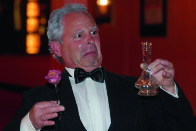 Richard Clodfelter als Butler James in "Dinner for One" - Theater in engl. Sprache mit Musik | Foto: ©Richard C. Fechter