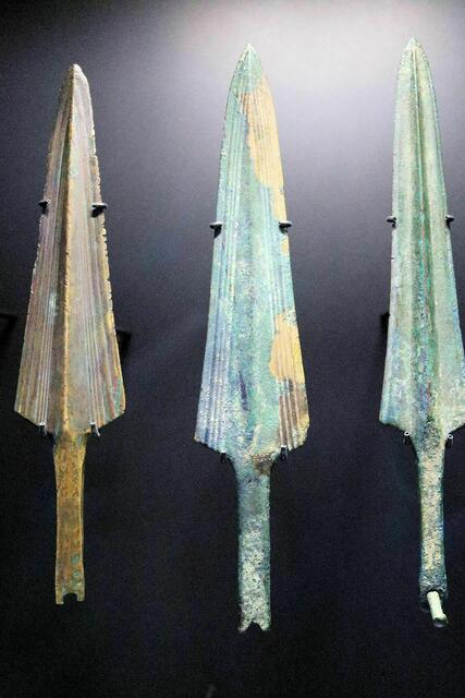 frühste ausgegrabene Lanzen                                                    Isle of Wight, Arreton Down, Großbritannien               1700-1500 v. Chr., The British Museum London