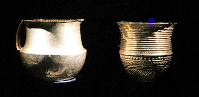 Goldtassen                                                                           Fritzdorf, Rhein-Sieg-Kreis, NRW, 2200-1600 v. Chr.              LVR-Landesmuseum Bonn