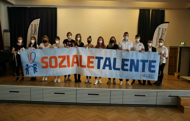 Altersklasse 18-21 Jahre (AK18-21):
Anna Hahn, Charlotte Güler, Felina Schönherr, Franka Szagun, Hannah Schwerdtner, Julia Dittrich, Sophie Himmelseher, Sarah Freier, Paula Dietrich, Nicos Käpernick, Moritz Gudsuzian, Maximilian Borowy, Mailin Bahlau