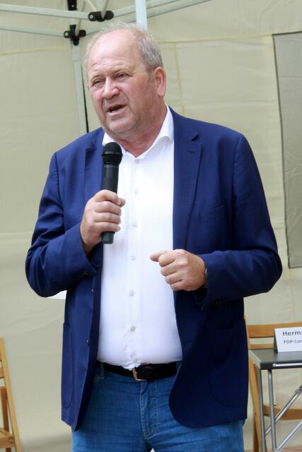 MdL Hermann Grupe (FDP) bei der landesweiten Kundgebung in Laatzen
