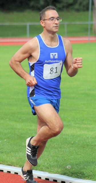 Bernhard Obster beim abschließenden 1500 Meter Lauf