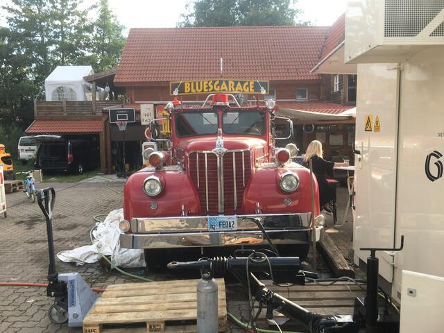... die Feuerwehr ist schon da ...