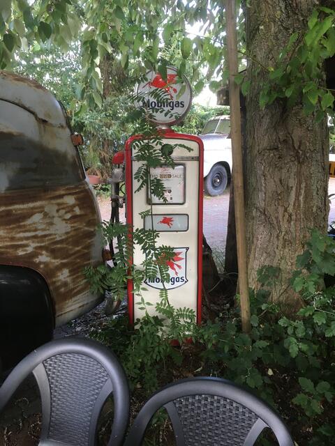 ... eine Tanksäule ...