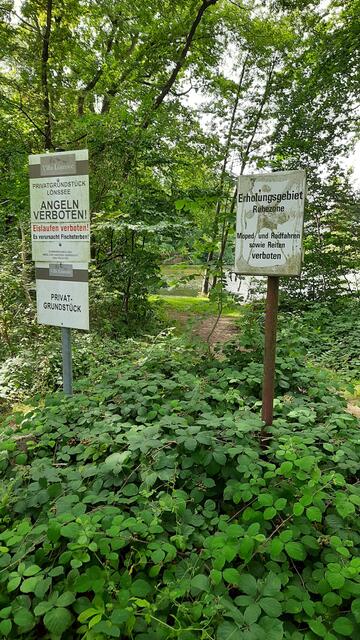Beschilderungen am Lönssee