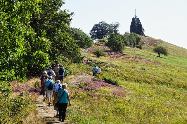 Wandergruppe auf dem Weg zum Großem Gegenstein